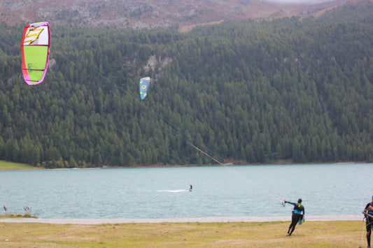 Kitesurfen am Silvaplanersee – Das Mekka für Wind- und Wassersportler